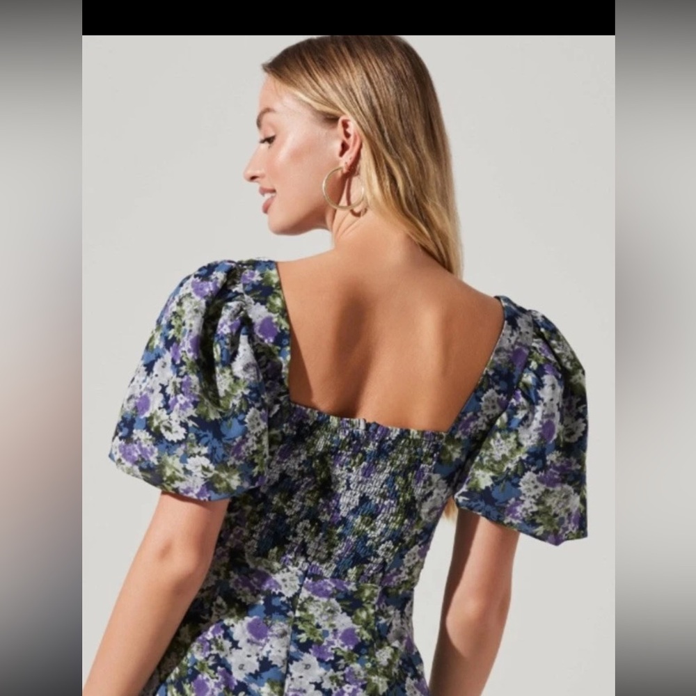 Astr Floral Square Neck Midi Dress